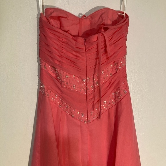 Beautiful Crystal bodice pink gown with sheer overlay size 2 - Picture 6 of 11